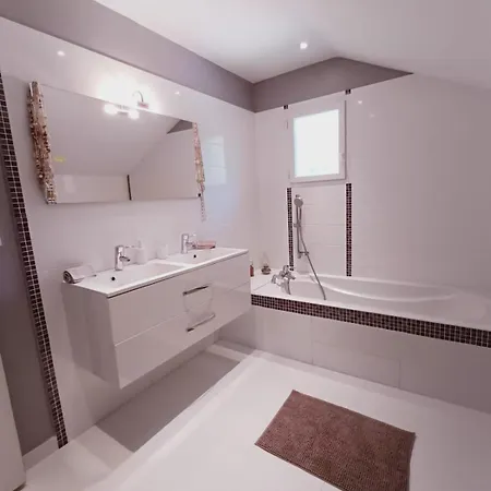 Holiday home 15mn Grenoble-30mn Vercors Wifi Gratuit-6personnes Vue Vercors